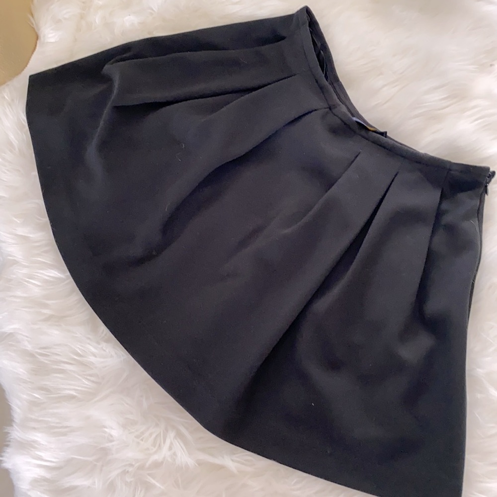 Ralph Lauren adorable skirt. Very feminine!